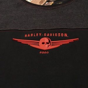 Harley Davidson sweatshirt.
